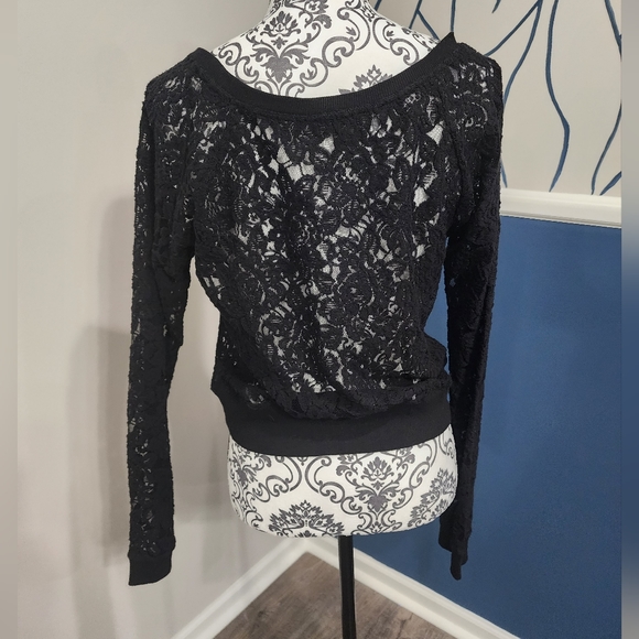 NWOT Express Black Lace Crop Top - Picture 3 of 8